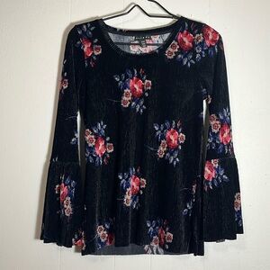 Tribal blouse with bell sleeves XS